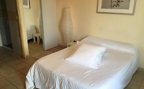Logis Le Clos Saint Loup Bram 2*